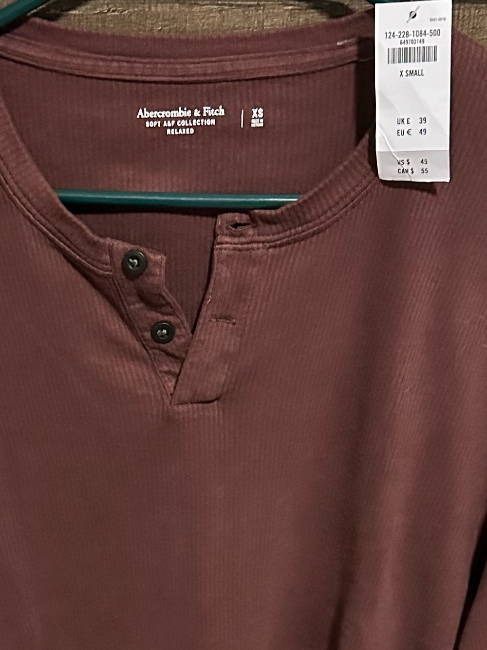 Abercrombie & Fitch Long-Sleeve Henley - Wine